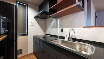 Superior Apartment, Non Smoking (07) | Private kitchen | Fridge, microwave, electric kettle, cleaning supplies