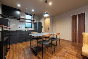 City Apartment, Non Smoking (02) | Private kitchen