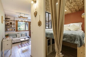 1 chambre, lit parapluie, Wi-Fi gratuit, draps fournis