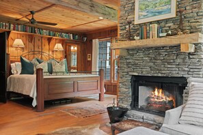 5 bedrooms, iron/ironing board, free WiFi, bed sheets