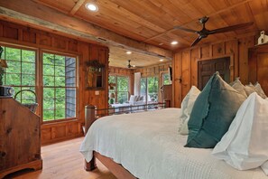 5 slaapkamers, een strijkplank/strijkijzer, gratis wifi, beddengoed