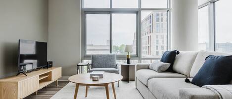 Fernseher, Stereoanlage