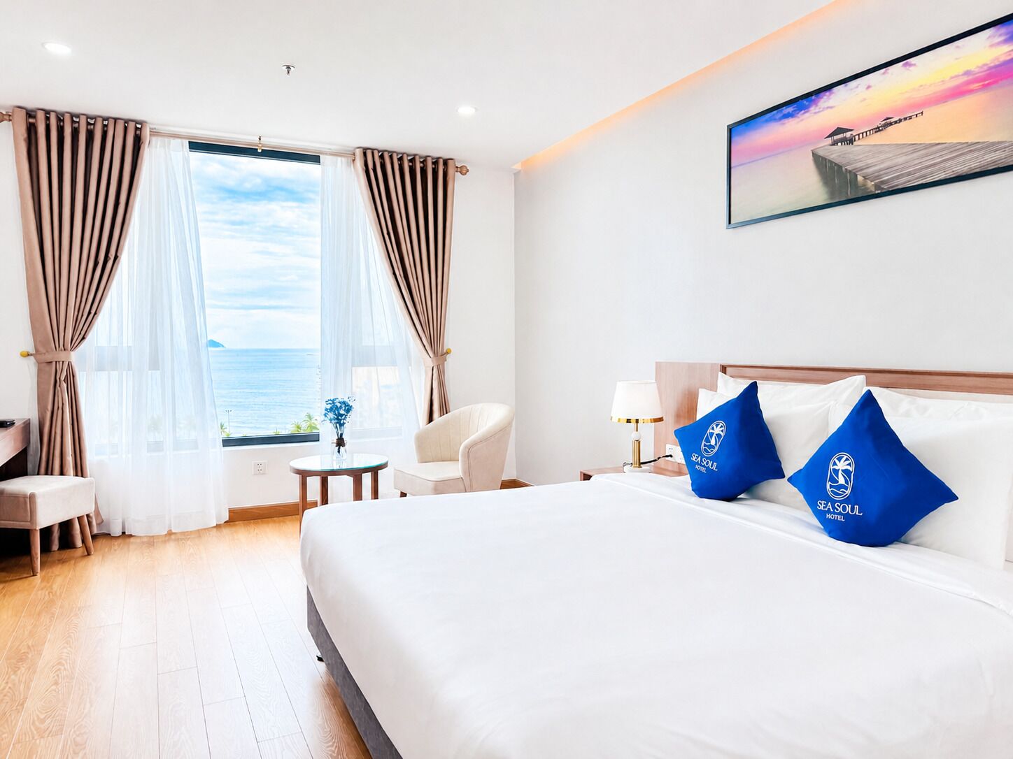 Premier Double Room, Sea View | Minibar, in-room safe, desk, blackout drapes