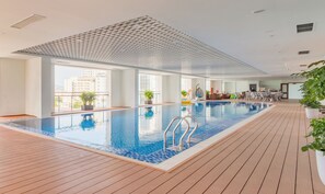 Innendørsbasseng