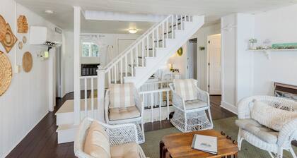 Iconic Lakehouse - Ivy Lodge - on Pine Lake