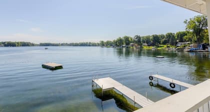 Iconic Lakehouse - Ivy Lodge - on Pine Lake