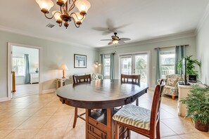 Dining - Sunny Miramar Beach Condo w/ Beach Access! (Miramar Beach)