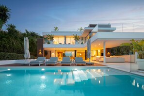 A heated pool - Villa Almost Heaven by Vacation Marbella (Nueva Andalucía)