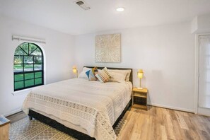 3 bedrooms, WiFi, bed sheets - Sunmeadow Manor Retreat (Friendswood)