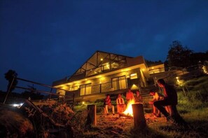 Front of property - LEOPARDROCK WILDERNESS RESORT (Ootacamund)