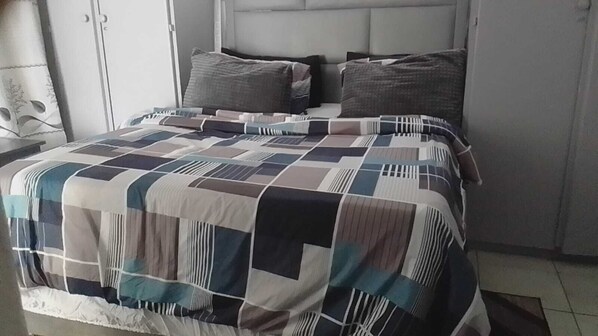 1 bedroom, iron/ironing board, Internet, bed sheets