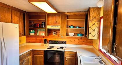 Close to Shaver Lake, family friendly, pets welcomed!!