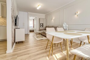 Apartamento luxo | Opções para refeição no quarto