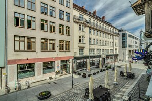 Deluxe Apartment | Balcony view - RentPlanet - Apartament Kuźnicza (Wroclaw)