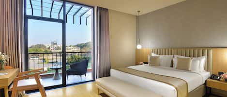 1 bedroom, hypo-allergenic bedding, in-room safe, desk