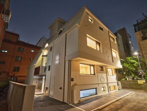 Exterior - Dandelion Sinsa Branch 1 (Seoul)