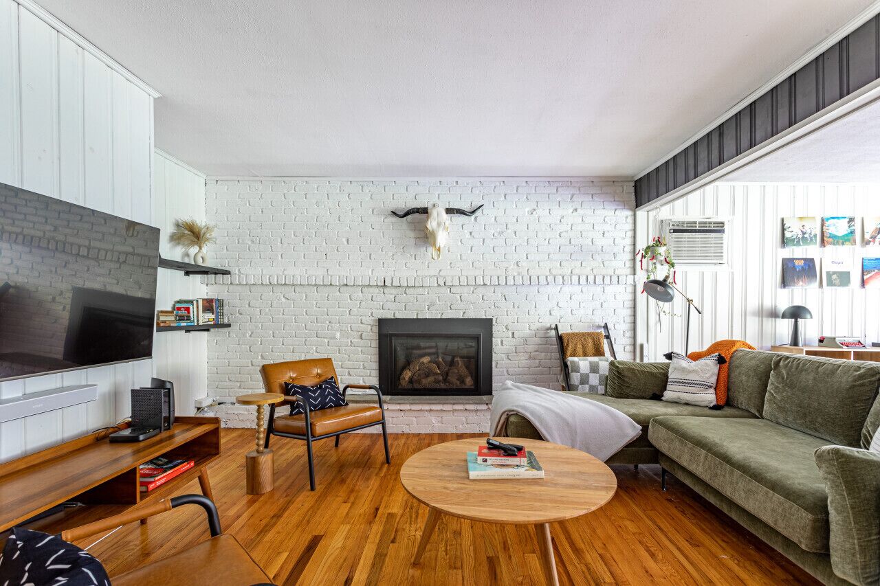 TV, fireplace, video games, books