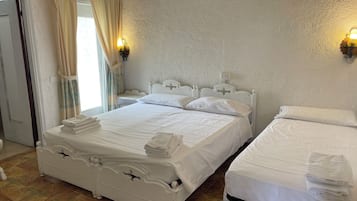 Classic-Dreibettzimmer | 1 Schlafzimmer, hochwertige Bettwaren, Verdunkelungsvorhänge