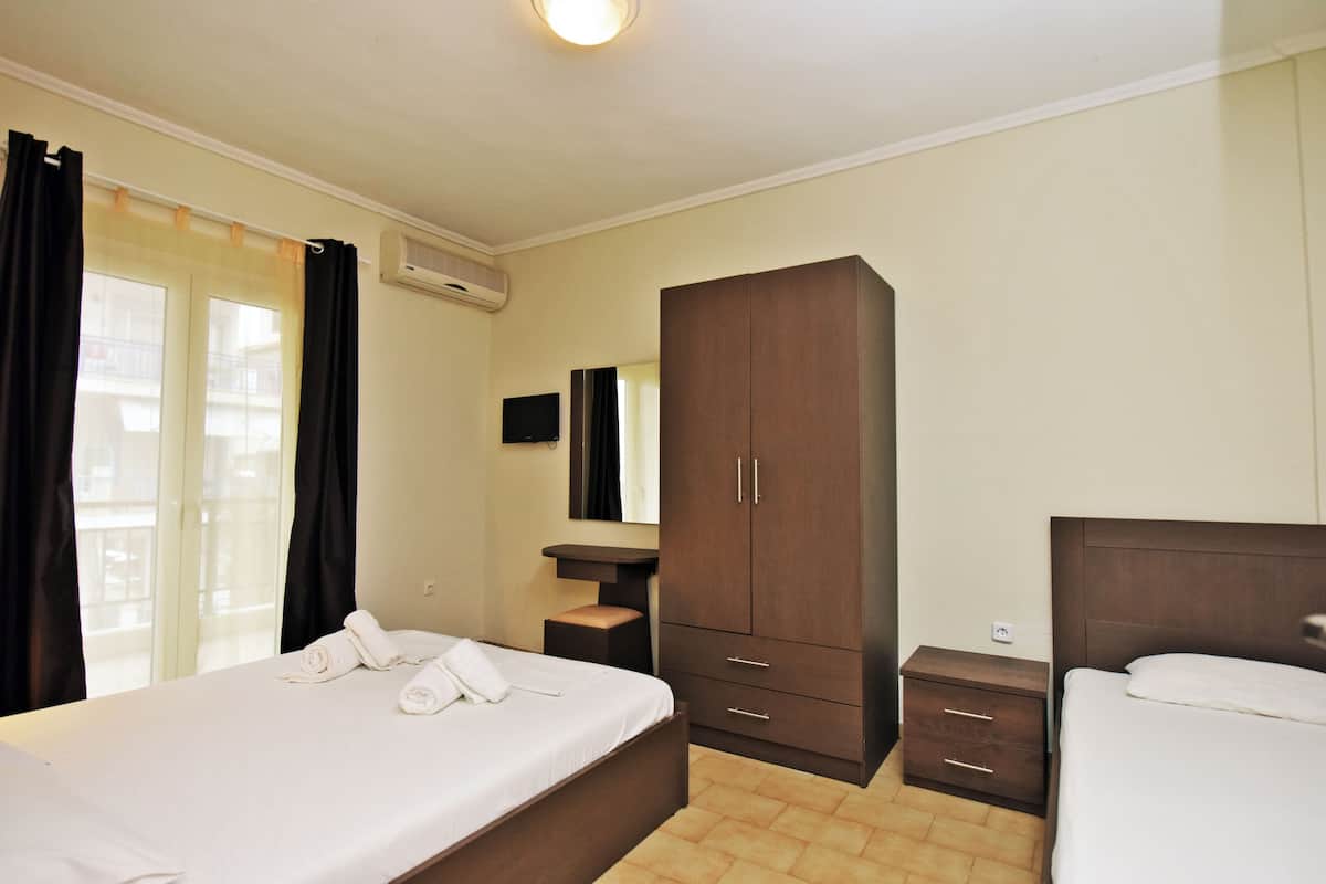 Junior Apartment | 1 bedroom, free WiFi, bed sheets