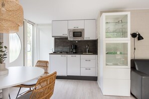 Fridge, microwave, dishwasher, coffee/tea maker