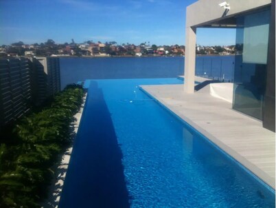 Waterfront Oasis - Panoramic Views | Infinity Pool