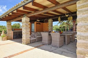 Outdoor dining - Finca in Alcudia with Pool near Playa MorerVermell (Mallorca)
