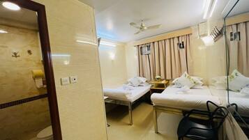 Deluxe Triple Room, Park View | Soundproofing, free WiFi