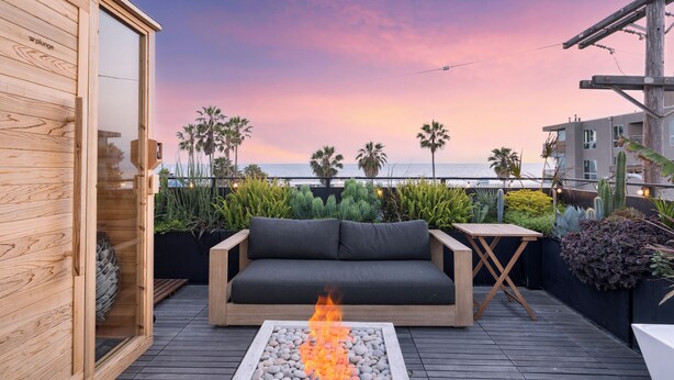 Terrace/patio - Venice View by AvantStay | Walk to Venice Beach | Rooftop, Ice Bath, Luxe Design (Venice)