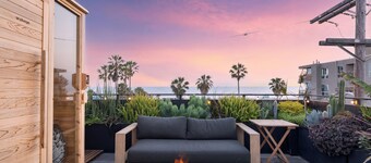 Venice View by AvantStay | Walk to Venice Beach | Rooftop, Ice Bath, Luxe Design