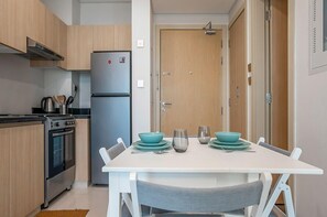 Standard Room, Non Smoking, Bathtub | Private kitchen | Full-size fridge, electric kettle, cookware/dishes/utensils