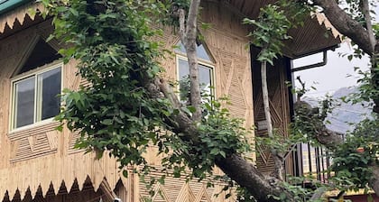 Bamboo Garden Cottages and Cafe