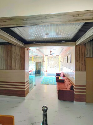 Reception - Hotel Hill River View Resort (Dunda)