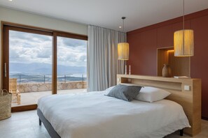 6 bedrooms, in-room safe, free WiFi, bed sheets