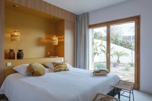 6 bedrooms, in-room safe, free WiFi, bed sheets