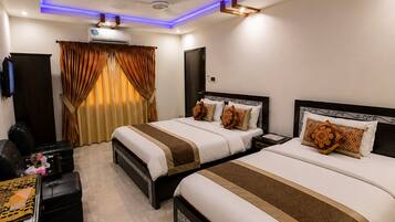 Quarto casal ou duplo luxo | Wi-Fi de cortesia, roupa de cama