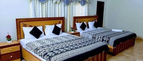 Family Suite | Free WiFi, bed sheets, wheelchair access