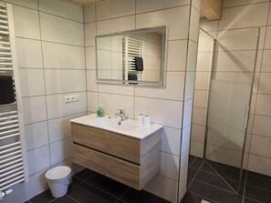 淋浴設備、風筒、提供毛巾