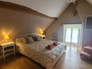 2 chambres, fer et planche à repasser, lit parapluie, Wi-Fi gratuit