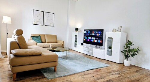 135m² Apartment I max. 8 guests I Central I Kitchen I Balcony I Parking I Wi-Fi