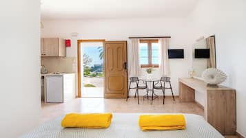 1 bedroom, in-room safe, blackout curtains, free WiFi