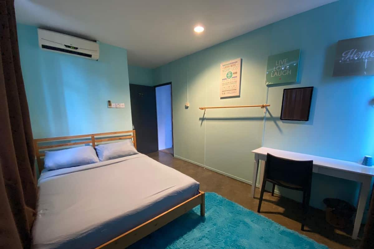 Superior Room | 1 bedroom, desk, free WiFi, bed sheets