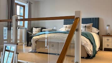 4 bedrooms, WiFi, bed sheets