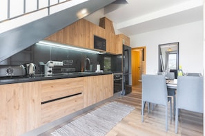 Fridge, microwave, oven, stovetop