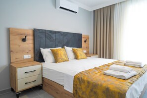 Ropa de cama de alta calidad y escritorio