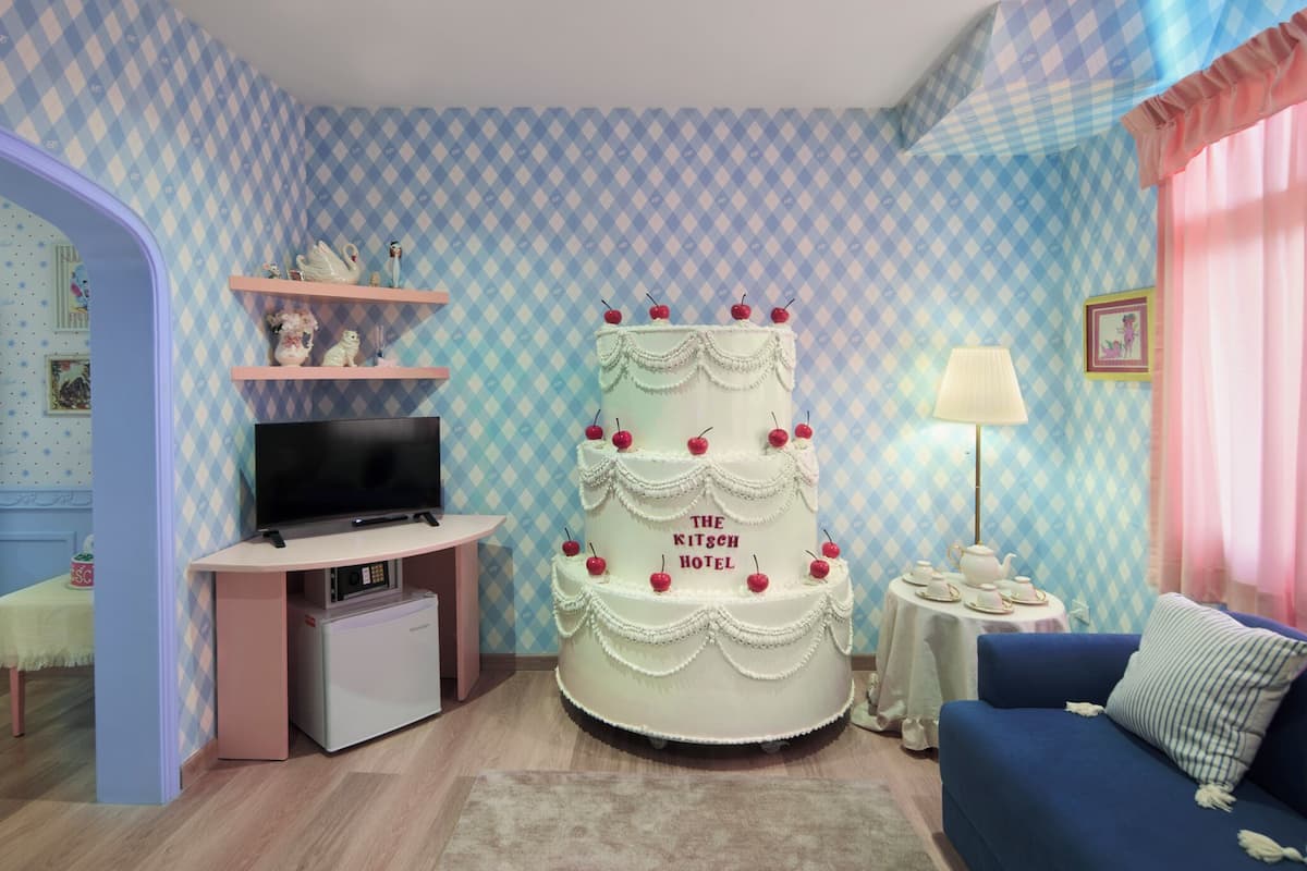 Suite, 2 Queen Beds | WiFi (free), individually decorated, individually furnished, bed sheets