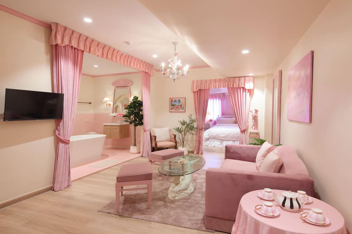 Suite, 2 Queen Beds | WiFi (free), individually decorated, individually furnished, bed sheets