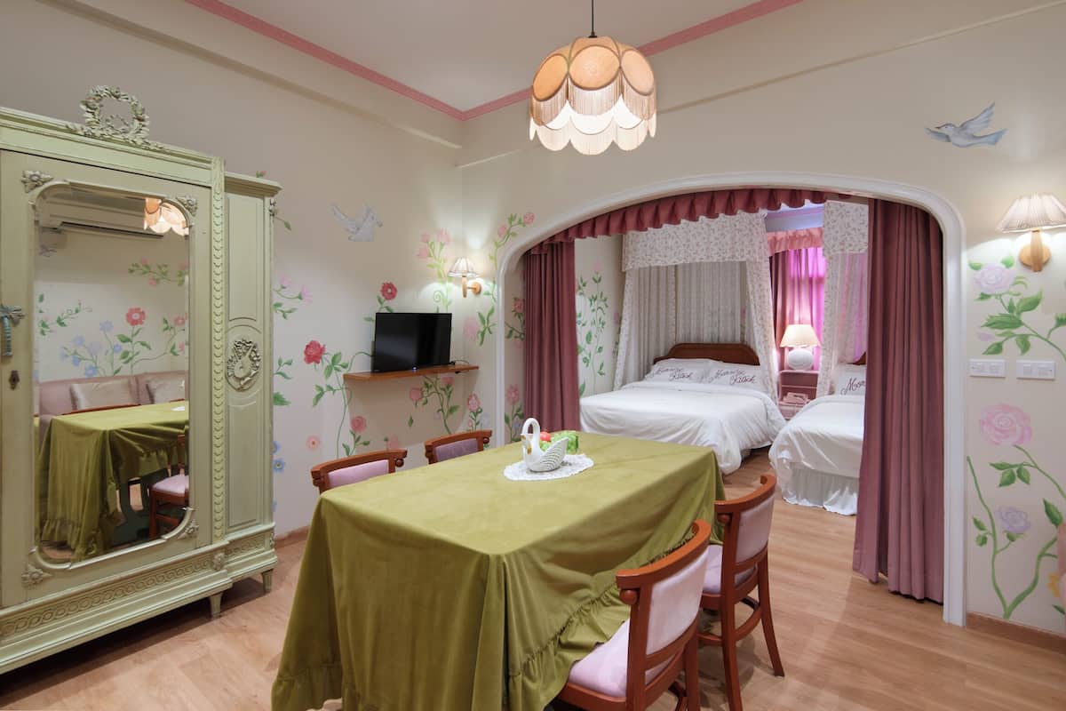 Suite, 2 Queen Beds | WiFi (free), individually decorated, individually furnished, bed sheets