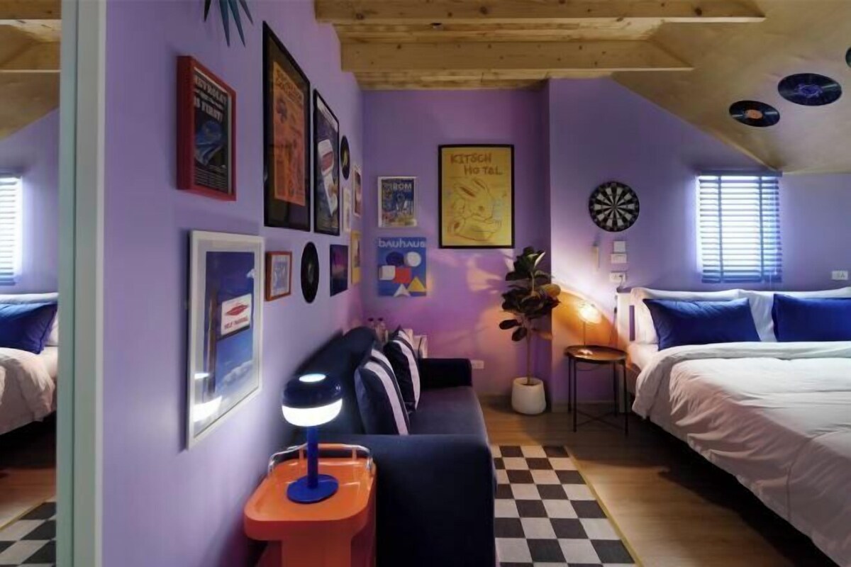 WiFi (free), individually decorated, individually furnished, bed sheets