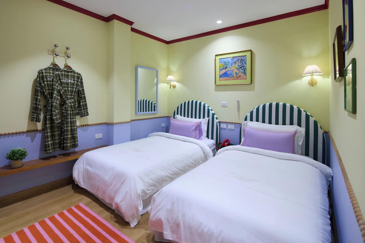 Kamer, 2 eenpersoonsbedden | 1 slaapkamer, individueel gedecoreerd, individueel gemeubileerd