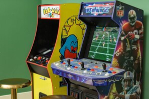 Game room - 24 Guests | 2 Rooftops | 2 Game Rooms | 2 Hot Tubs (Denver)